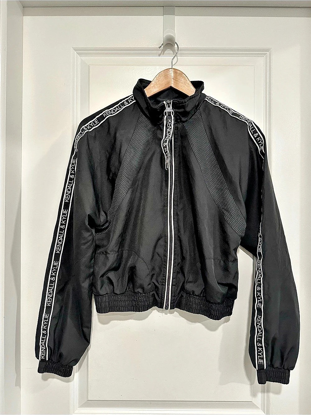 Kendall & Kylie Logo Tape Track Jacket Cropped Bomber Jacket Black Size Small
